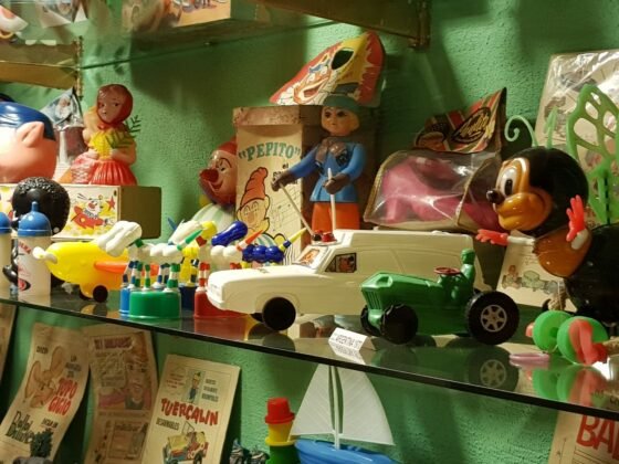 Juguetes de Madera, De Plástico y Cosmética Infantil